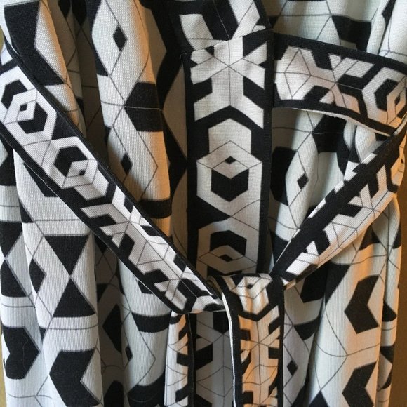 DIANE VON FURSTENBERG Silk Wrap Dress - Picture 7 of 8